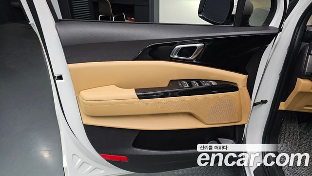 Kia Canival 2021 — photo 15