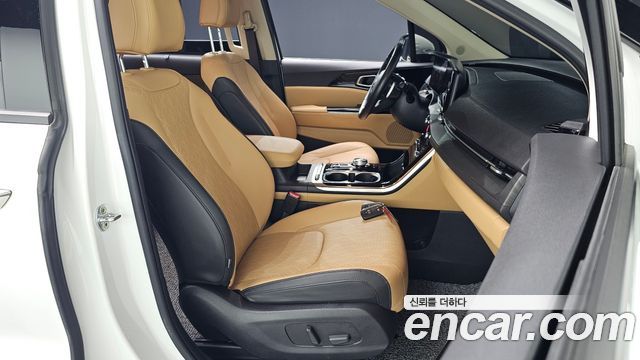Kia Canival 2021 — photo 16