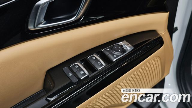 Kia Canival 2021 — photo 28