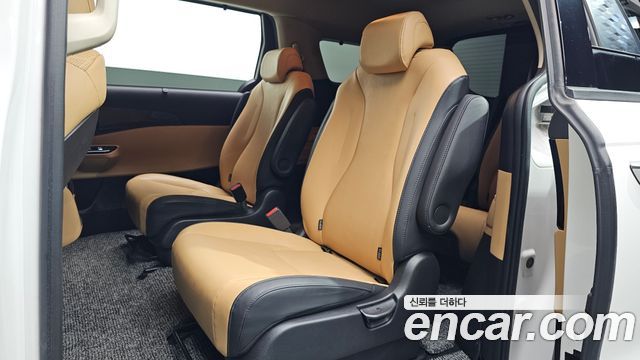 Kia Canival 2021 — photo 29