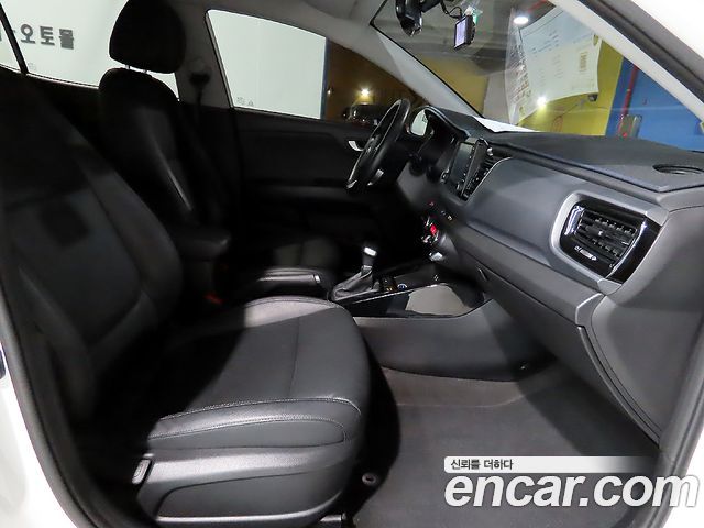 Kia Stonic 2020 — photo 8
