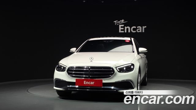 Mercedes-Benz E-Class 2023 — photo 3