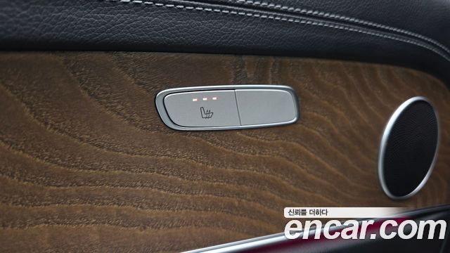 Mercedes-Benz E-Class 2023 — photo 34
