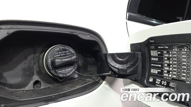Mercedes-Benz E-Class 2023 — photo 35