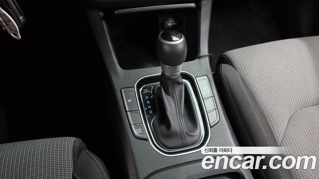 Hyundai i30 2017 — photo 12