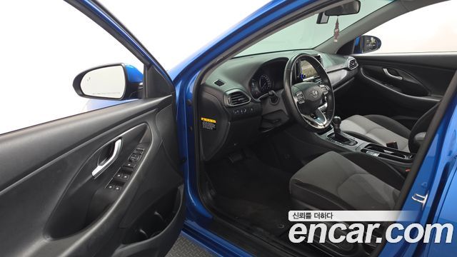 Hyundai i30 2017 — photo 13