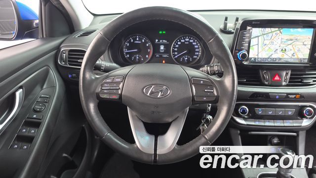 Hyundai i30 2017 — photo 22