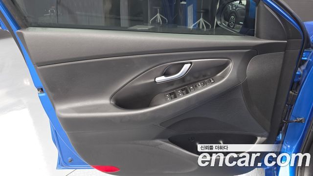 Hyundai i30 2017 — photo 14