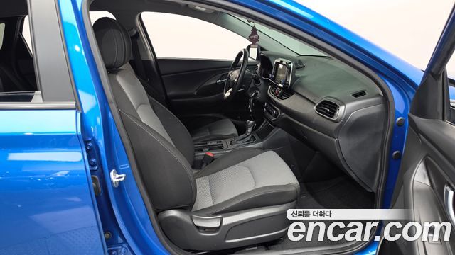 Hyundai i30 2017 — photo 16