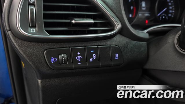 Hyundai i30 2017 — photo 27