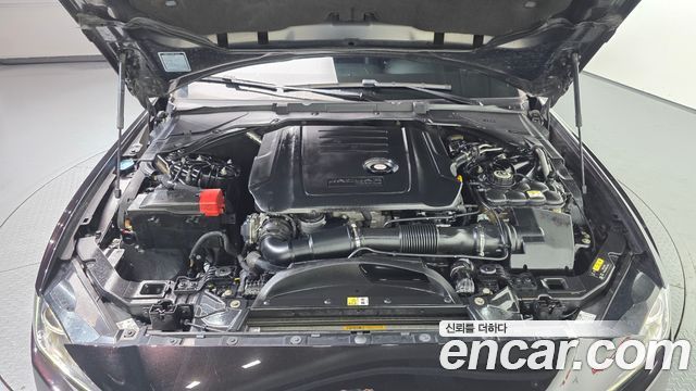 Jaguar XE 2016 — photo 6