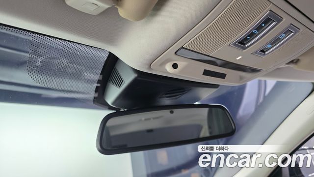 Jaguar XE 2016 — photo 18