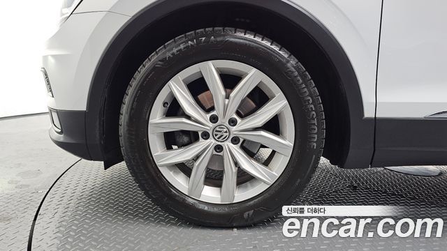 Volkswagen Tiguan 2018 — photo 5