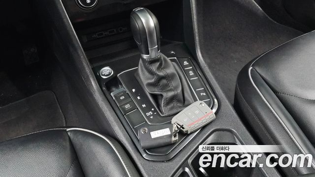 Volkswagen Tiguan 2018 — photo 12