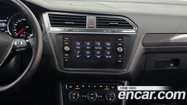 Volkswagen Tiguan 2018 — photo 21