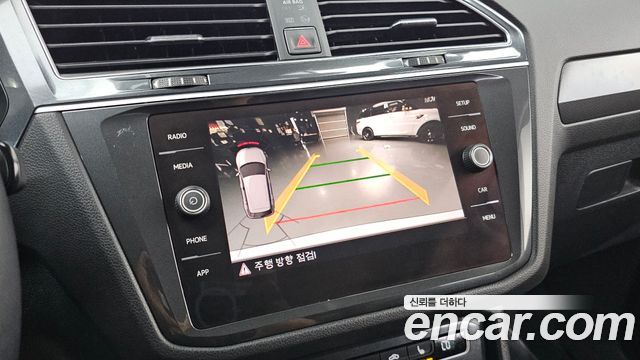 Volkswagen Tiguan 2018 — photo 22