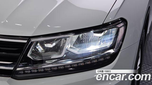 Volkswagen Tiguan 2018 — photo 8