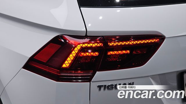 Volkswagen Tiguan 2018 — photo 9