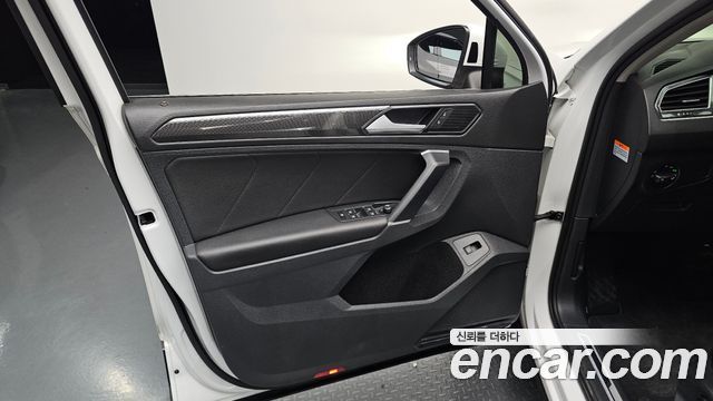 Volkswagen Tiguan 2018 — photo 14