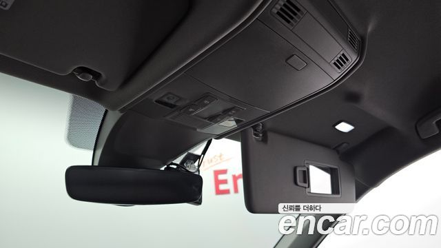 Volkswagen Tiguan 2018 — photo 27