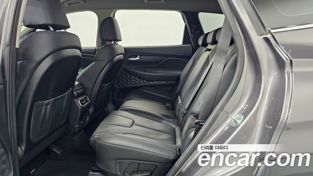 Hyundai Santafe 2022 — photo 16