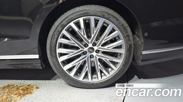 Audi A8 2023 — photo 7