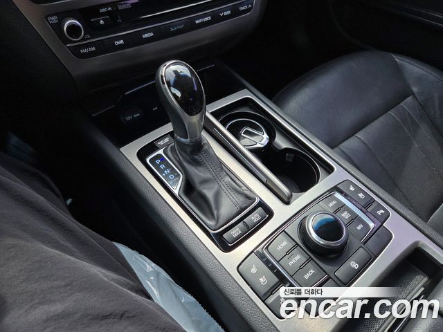 Hyundai Genesis 2015 — photo 13