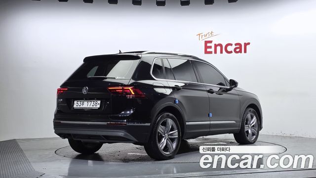 Volkswagen Tiguan 2018 — photo 2