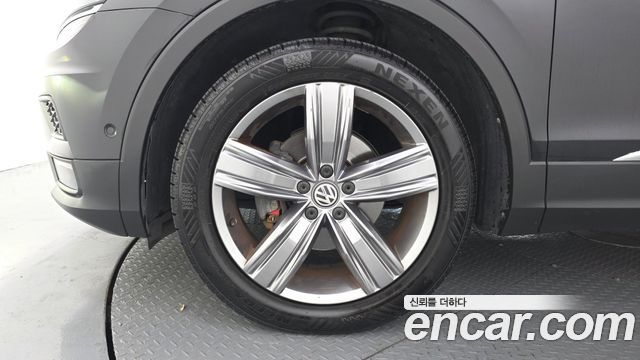 Volkswagen Tiguan 2018 — photo 5