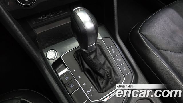 Volkswagen Tiguan 2018 — photo 12
