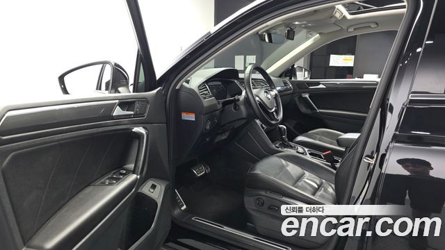 Volkswagen Tiguan 2018 — photo 13
