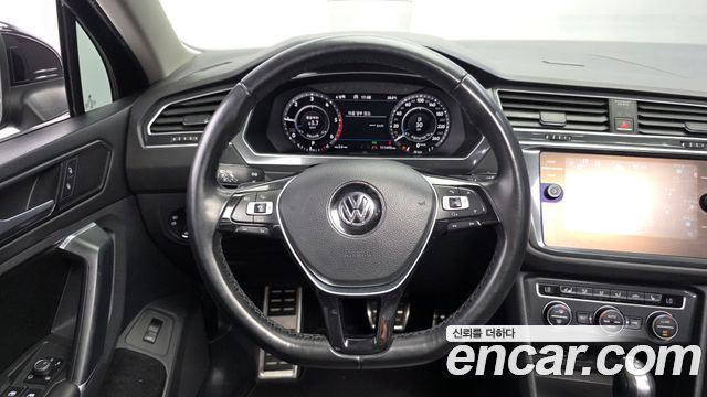 Volkswagen Tiguan 2018 — photo 19
