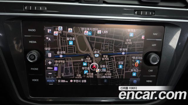Volkswagen Tiguan 2018 — photo 20