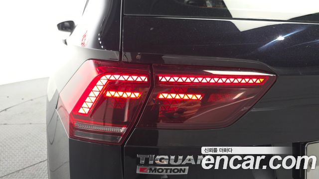 Volkswagen Tiguan 2018 — photo 9