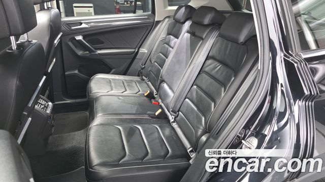 Volkswagen Tiguan 2018 — photo 16