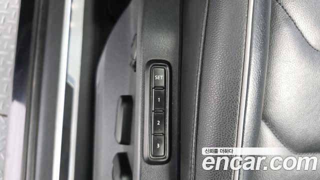 Volkswagen Tiguan 2018 — photo 28
