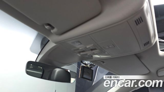 Volkswagen Tiguan 2018 — photo 34