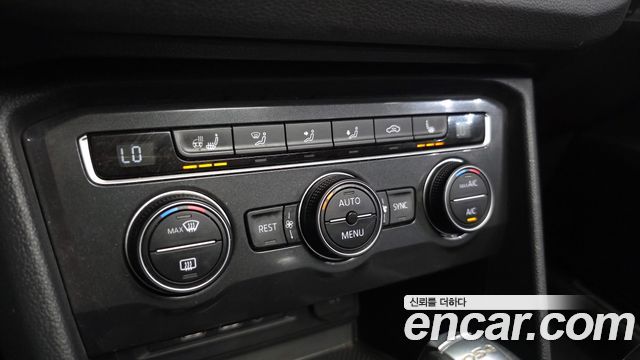 Volkswagen Tiguan 2018 — photo 35