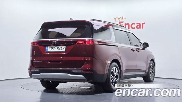 Kia Canival 2021 — photo 2