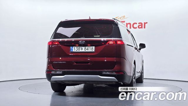 Kia Canival 2021 — photo 4
