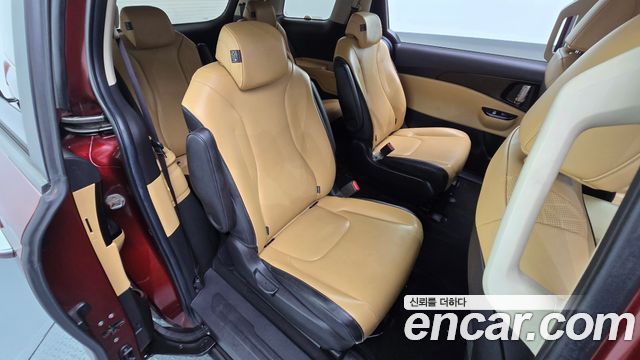 Kia Canival 2021 — photo 17