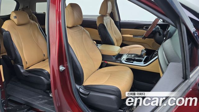 Kia Canival 2021 — photo 18