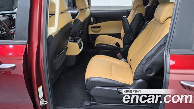 Kia Canival 2021 — photo 16