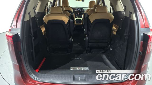 Kia Canival 2021 — photo 32