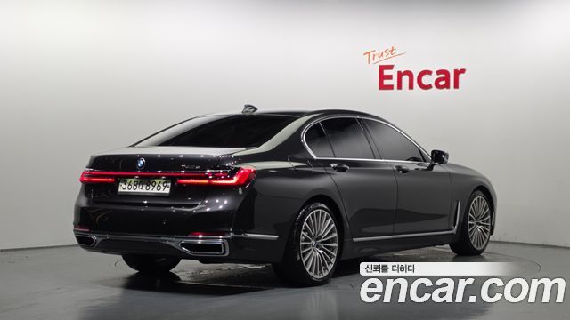 BMW 7-Series 2020 — photo 2