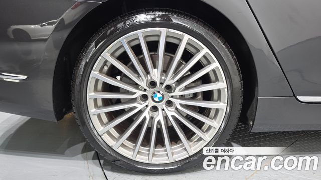 BMW 7-Series 2020 — photo 5