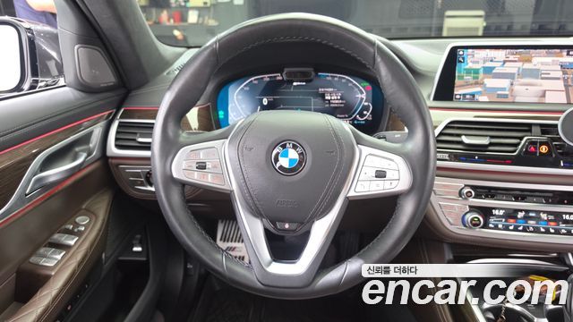 BMW 7-Series 2020 — photo 19