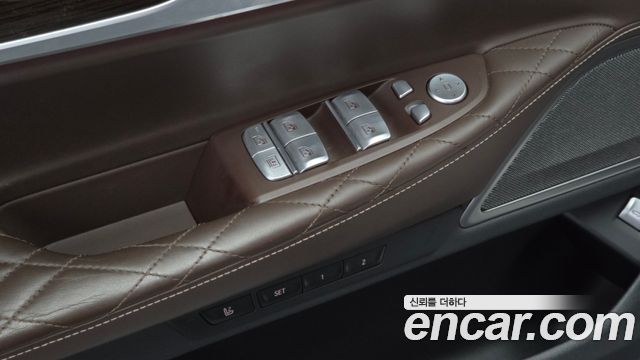 BMW 7-Series 2020 — photo 27