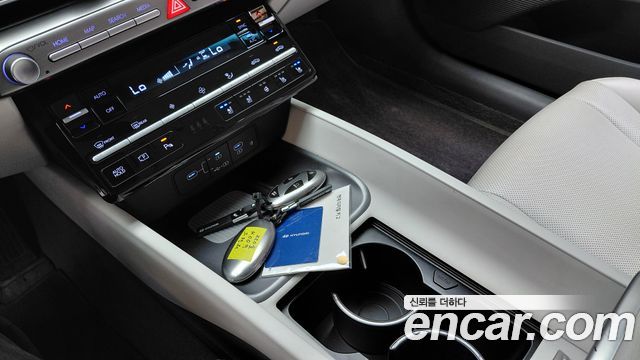 Hyundai Grandeur 2023 — photo 12