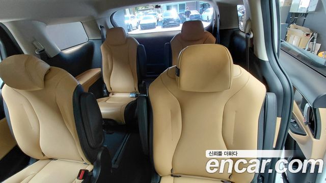 Kia Canival 2021 — photo 19